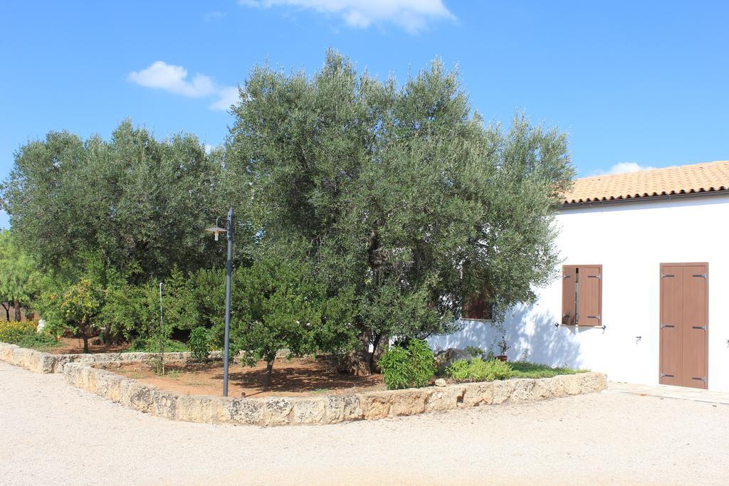 Azienda Agrituristica Masseria La Verna Patù Kültér fotó